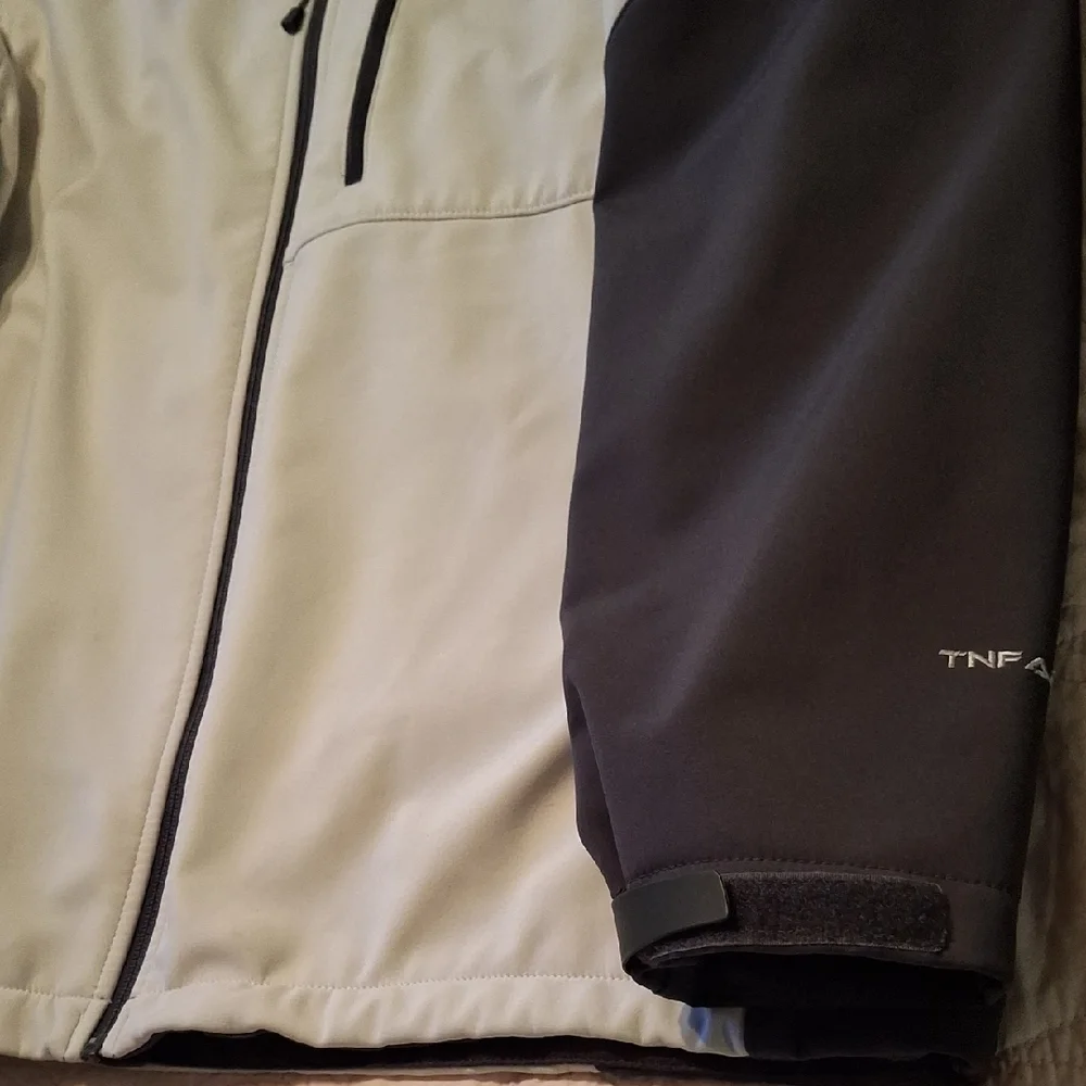 The North Face Men's Black and White Performance Jacket